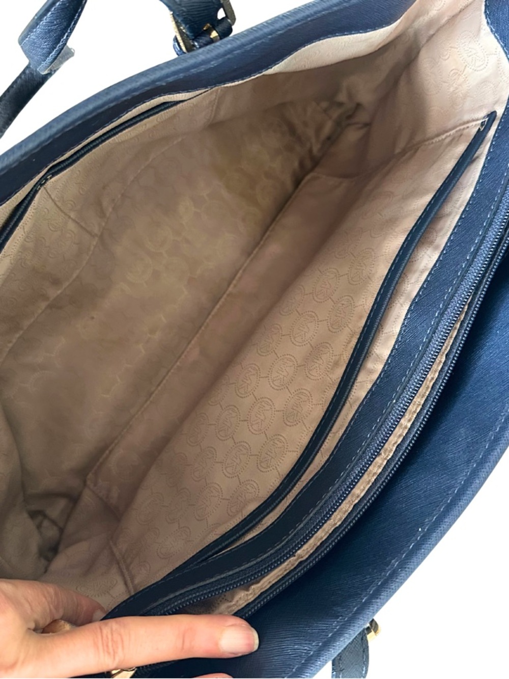 Michael Kors Jet Set Travel Large Laptop Tote | Navy - Picture 3 of 7